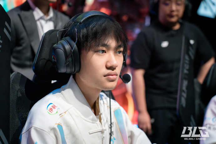 首以待的年 首以待的年